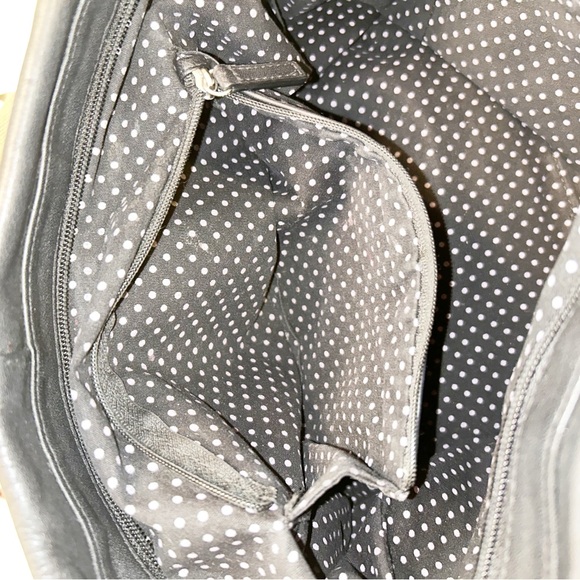 RADLEY London ๐ฌ๐ง Leather Hobo Shoulder Tote Top Zip Closure & Silver Hardware - Picture 8 of 11